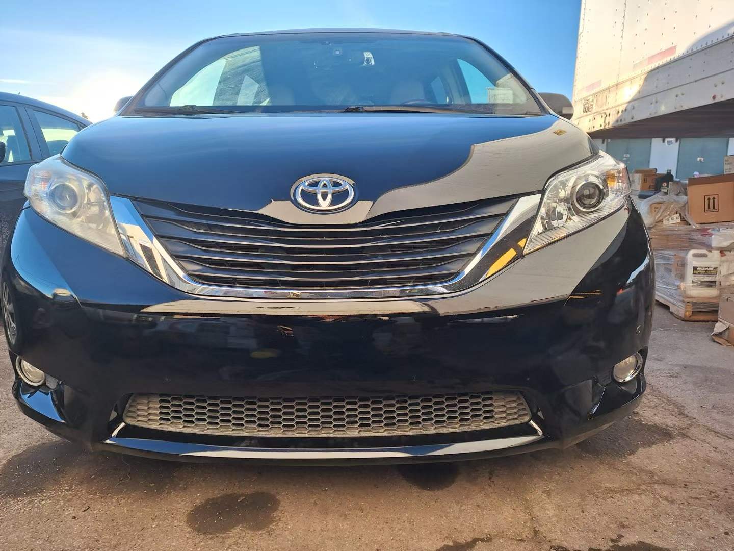 2013 款丰田塞纳前部事故维修报告（卡尔加里，艾伯塔省） repair photo 2 Calgary